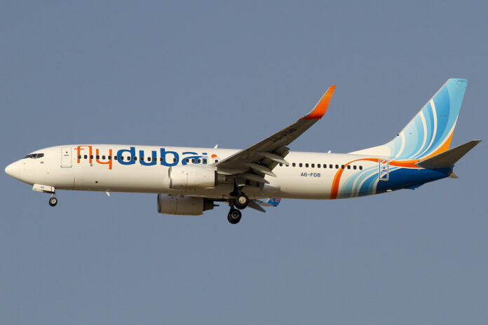 FlyDubai_737-800_A6-FDB
