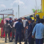 स्थगित परीक्षा पुनः सञ्चालन गर्न खोज्दा विद्यालयमा तनाव, प्रहरीसँग स्थानीयको झडप